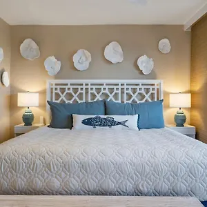 https://oceanfront-mana-kai-2-bedroom-condo.hotelsinhawaii.org