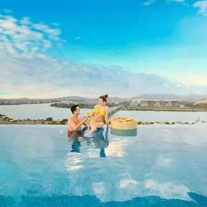 Отель Rhm Luxury And, Дананг