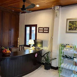 https://jasmine-place-house.hotelsluangprabang.com
